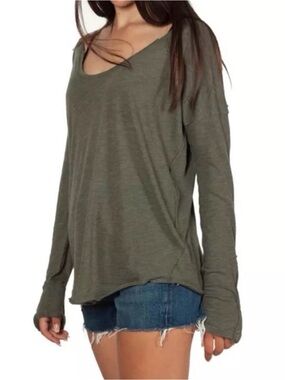 We The Free Olive Relaxed V-Neck snap cuff tee
